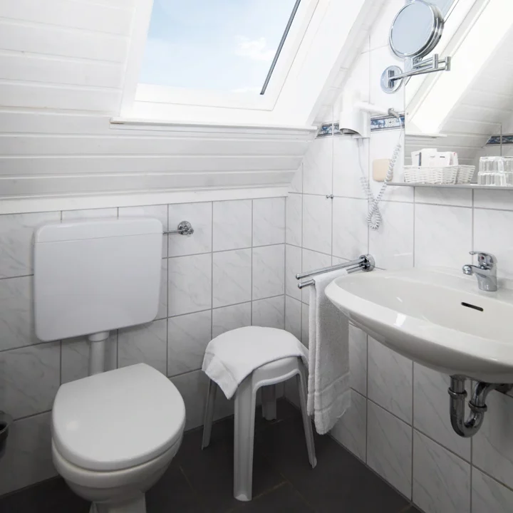 Duschbad zum Einzelzimmer