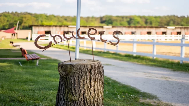 Chalet Schild aus Hufeisen